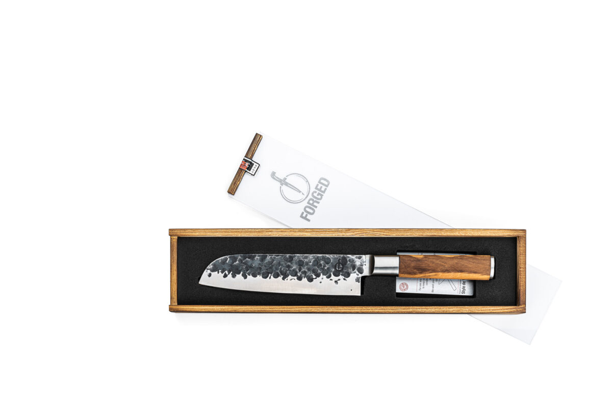 Flambierbar.de by Röckl Küchen - FORGED von Style de Vie - handgeschmiedet Santokumesser Olive