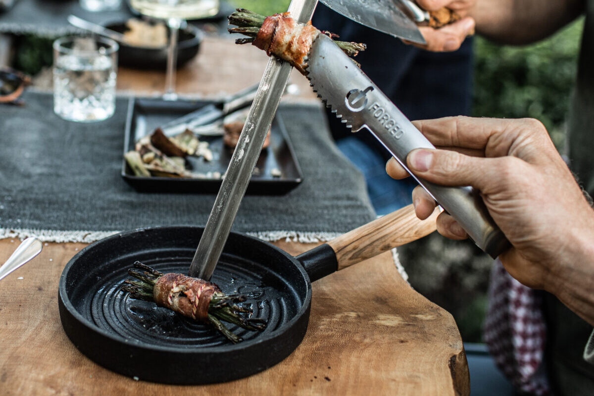 Forged Servierpfanne für Churrasco Spieße